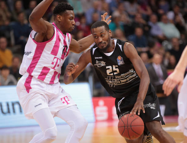 湖人在面对 湖人在面对