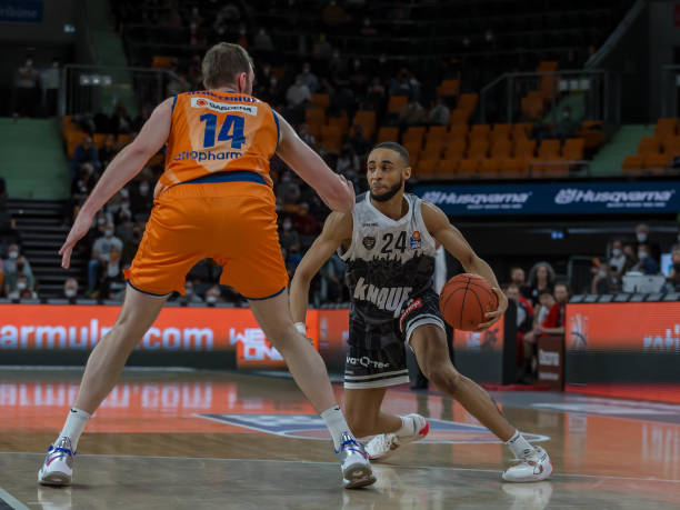 湖人在面对 湖人在面对